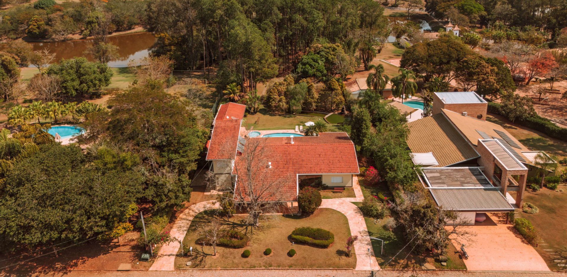 Fundo Lago Capela no Fazenda Vila Real