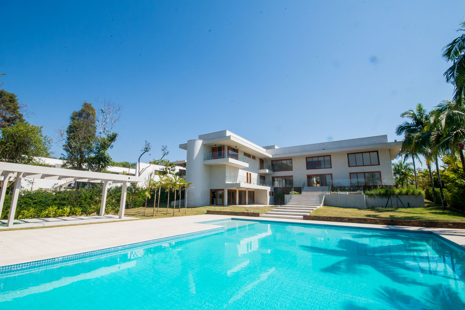 Casa fundo para lago no Condomínio Fazenda Vila Real