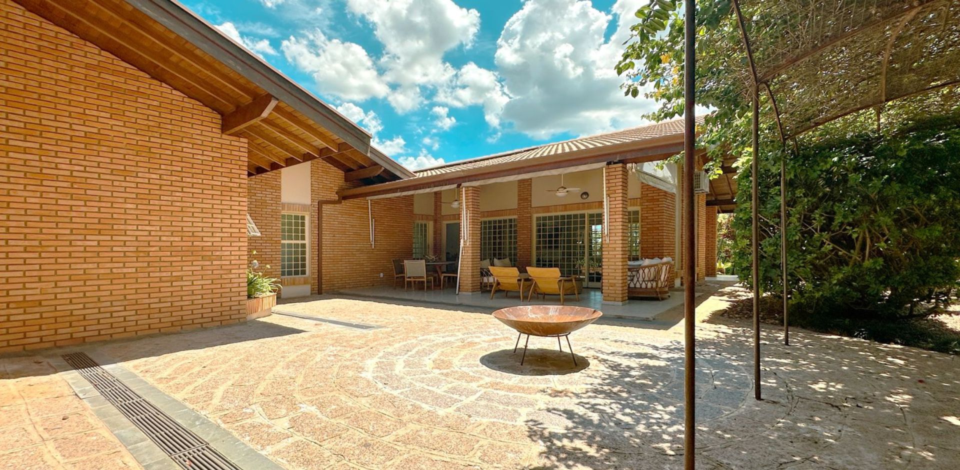 Casa Charmosa à Venda no Vila Real de Itu