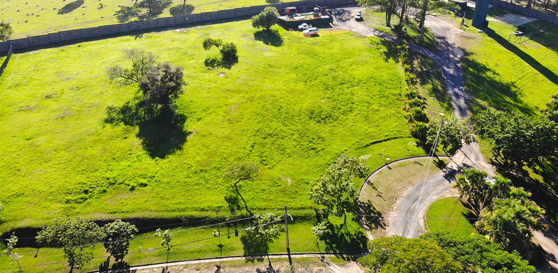 Terreno Plano com 3.040 m2 à Venda No Vila Real