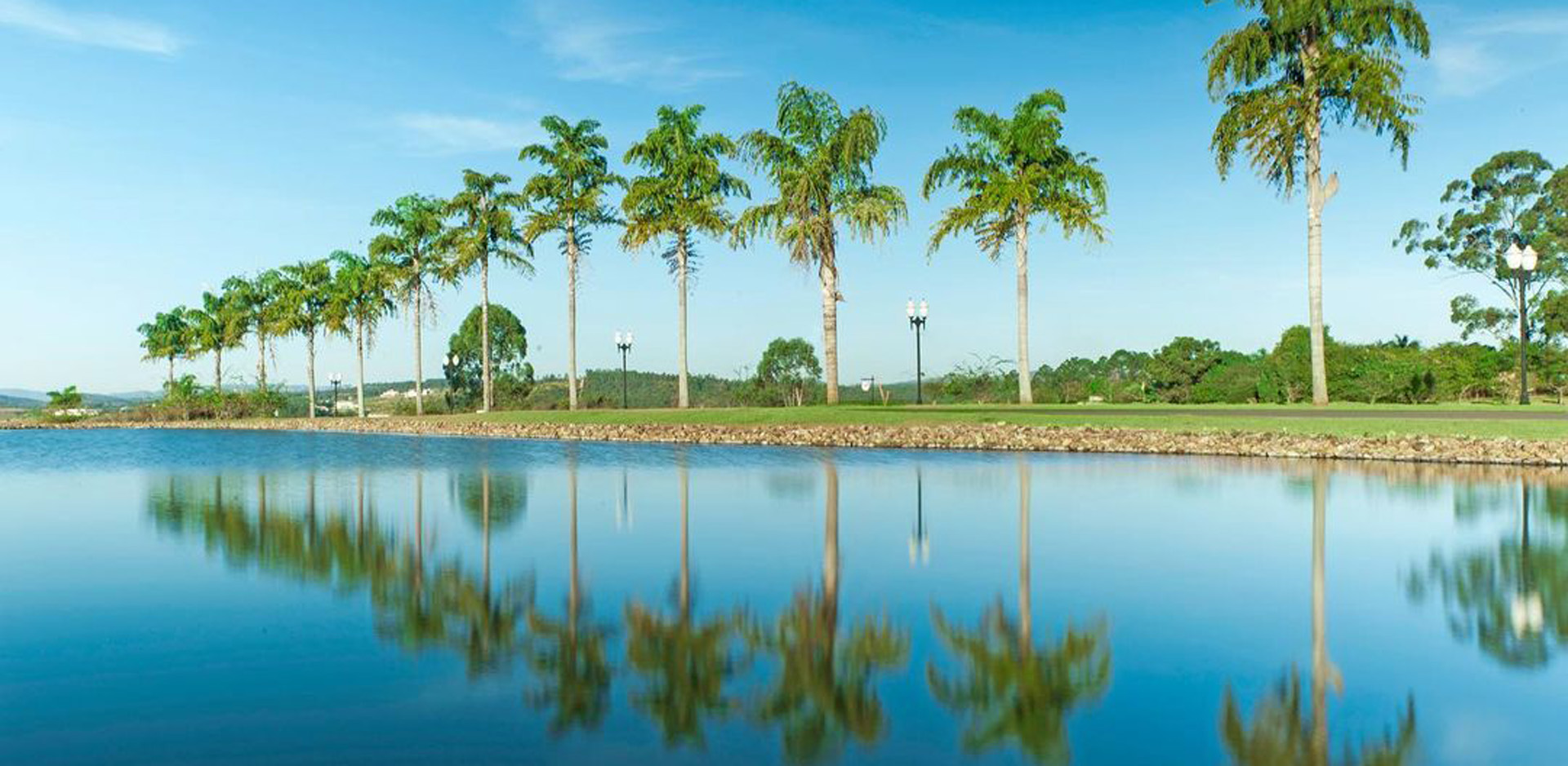 Terreno à venda, 1.700 m²