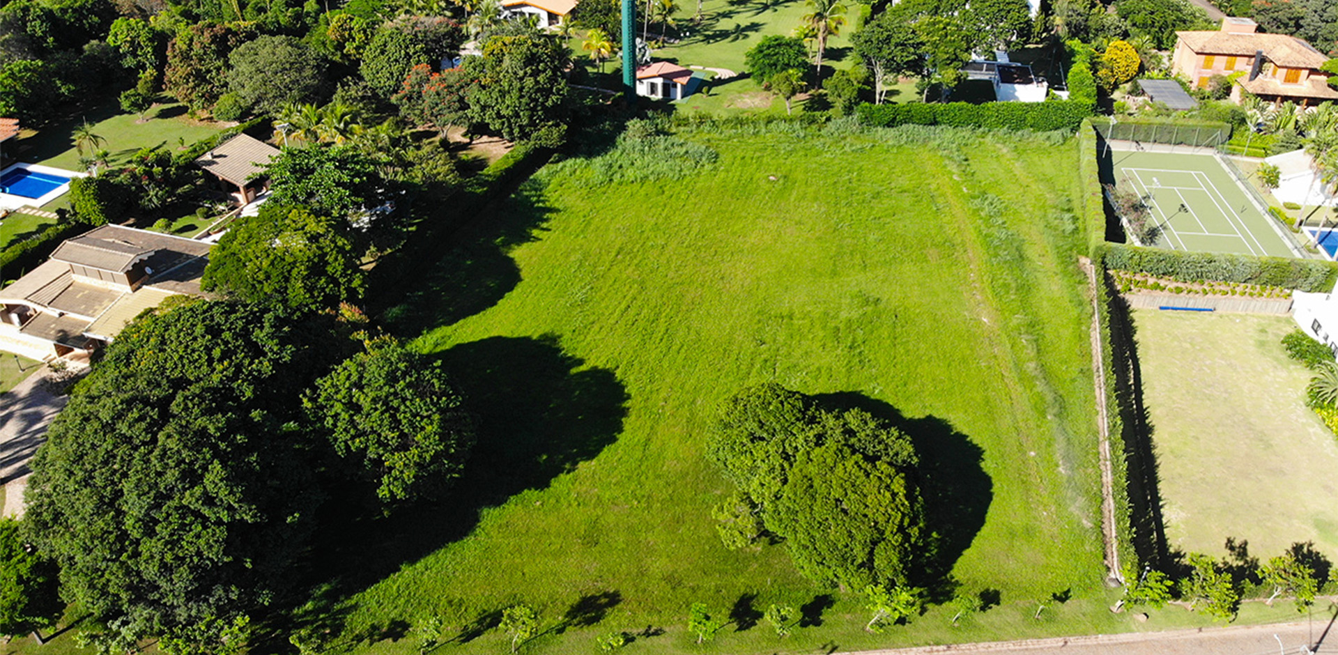 Terreno Plano com 3060 m2 no Fazenda Vila Real