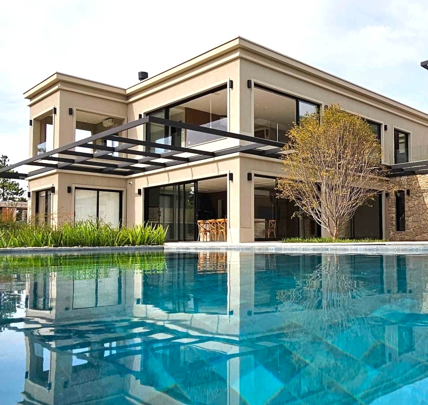 Arquitetura classica e moderna no mesmo Imóvel