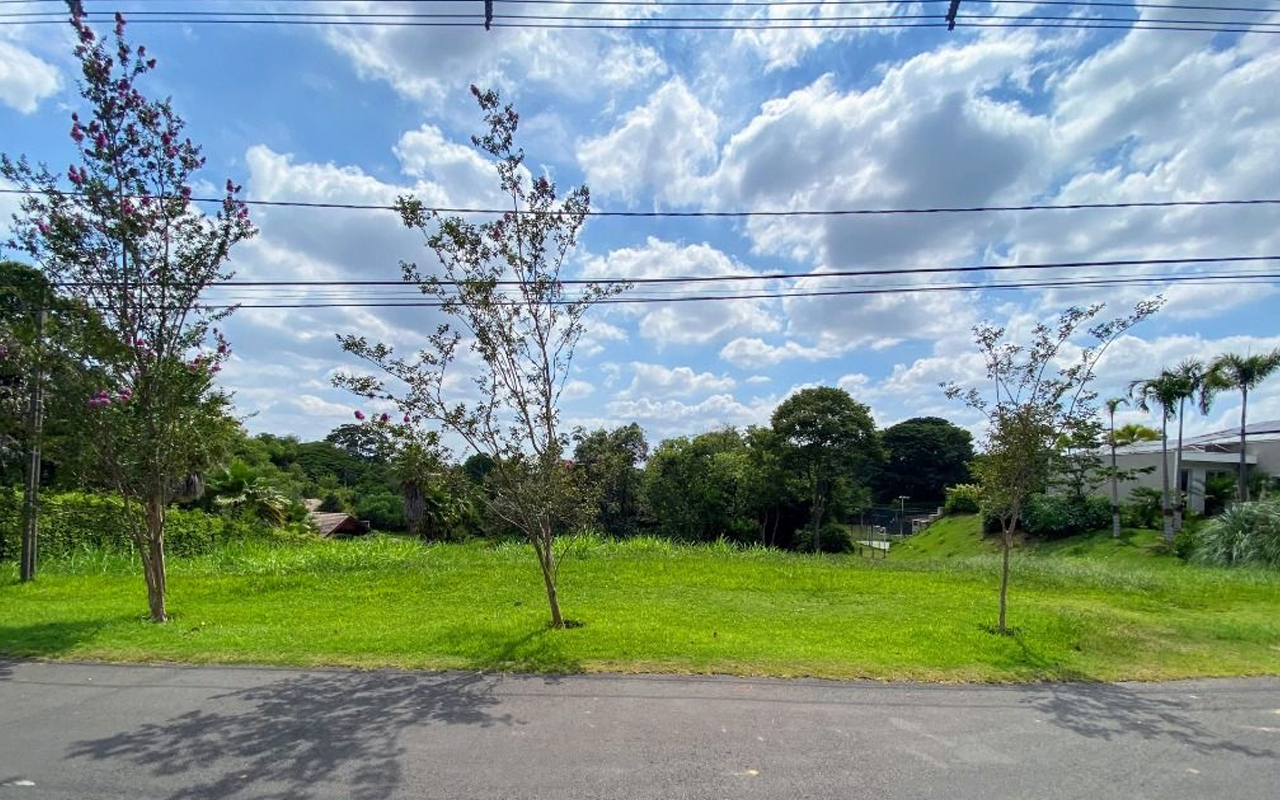 Terreno com 3.000 M2 - Fazenda Vila Real