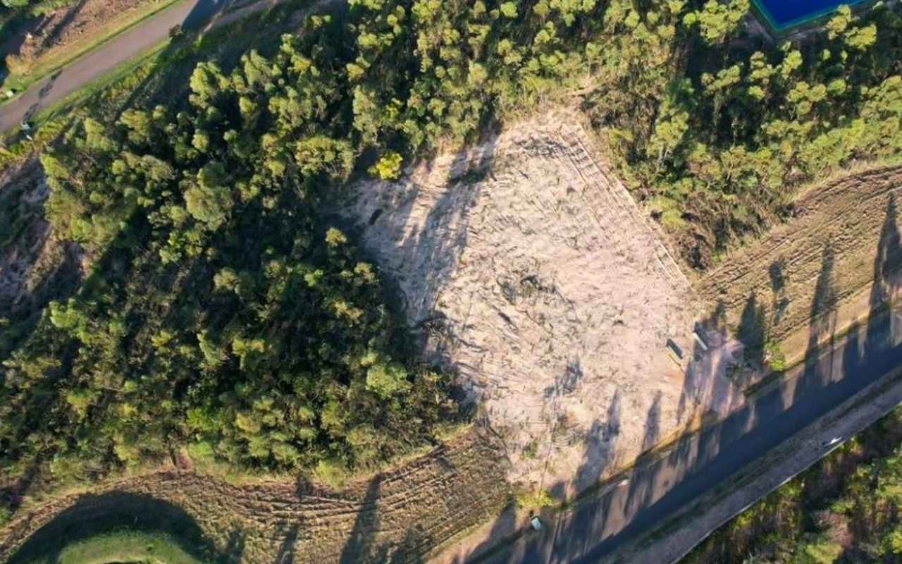 Terreno à venda com 2.440 m²