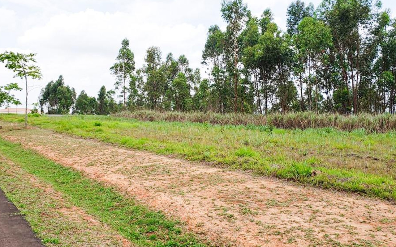 Terreno à venda com 2.440 m²