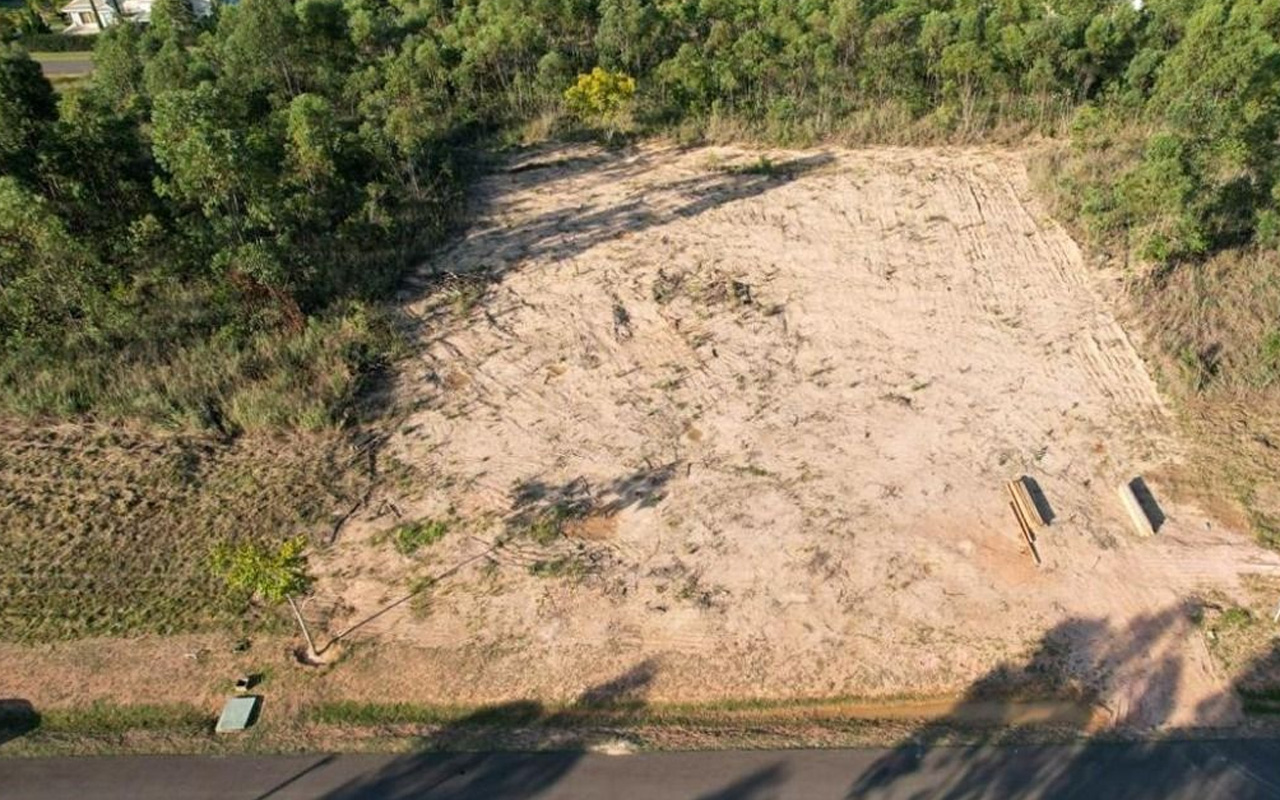 Terreno à venda com 2.440 m²