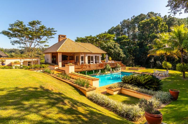 Casa de Campo bem Localizada