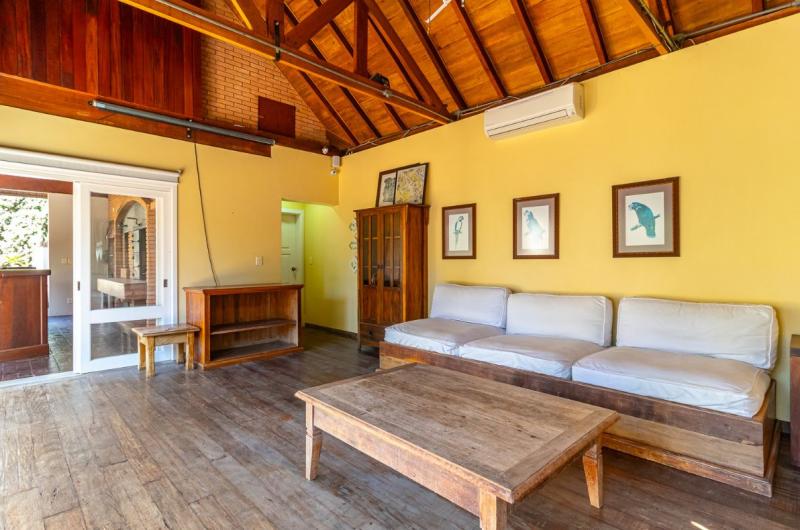 Casa de Campo bem Localizada