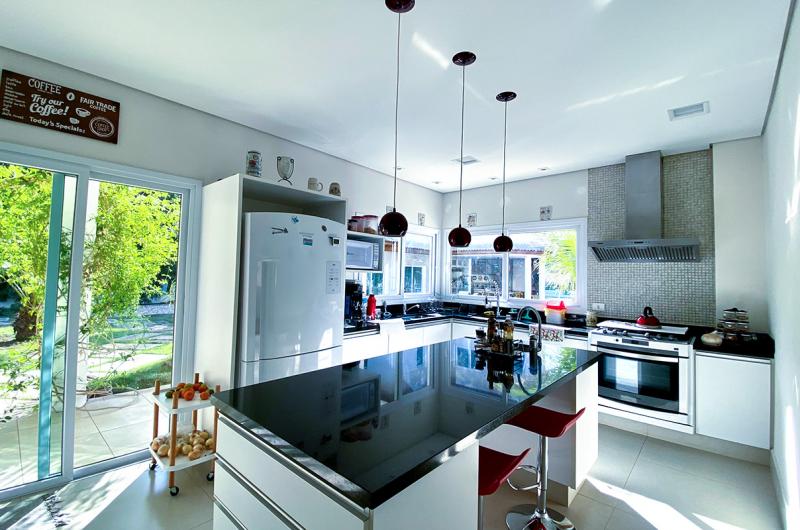Casa com extenso quintal
