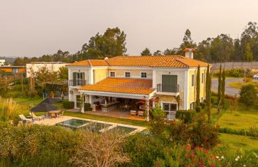Casa Toscana à Venda no Condomínio Terras 2