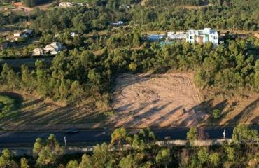 Terreno à venda com 2.440 m²