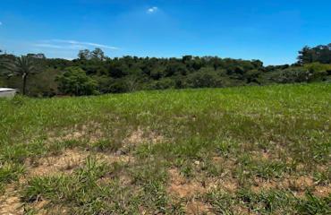 Terreno à venda 2.100 m²