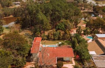 Fundo Lago Capela no Fazenda Vila Real