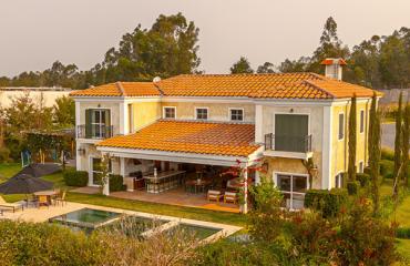 Casa Toscana à Venda no Condomínio Terras 2