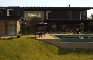 Casa de Luxo à Venda no Condomínio Terras de São José II com 8 Suítes e Projeto Assinado