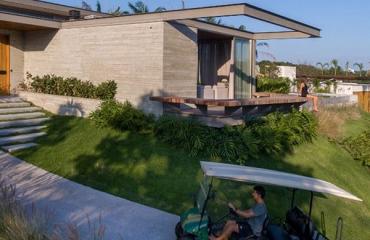 Casa contemporânea Mobiliada